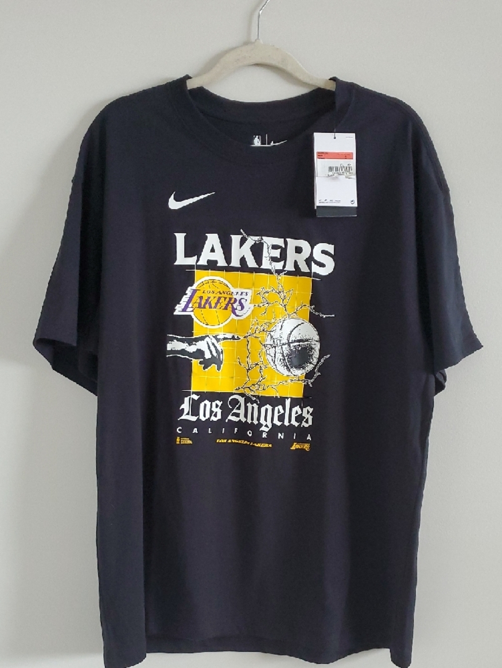 NWT Nike NBA Max 90 Los Angeles Lakers Courtside Loose Fit T-Shirt 'Black' Sz L - Picture 2 of 10